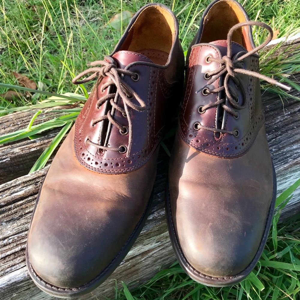 Johnston & Murphy Brown Oxford leather shoes.
